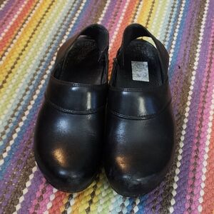 Rare Vintage Dansko Black Leather Heel Strap Clogs